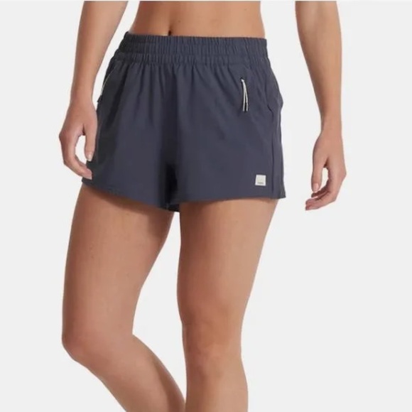Vuori Pants - Vuori Dash Shorts size medium